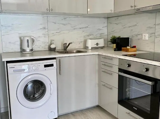 White Downtown Albufeira