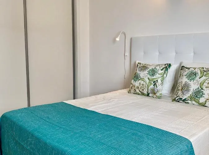 White Downtown Apartamento *