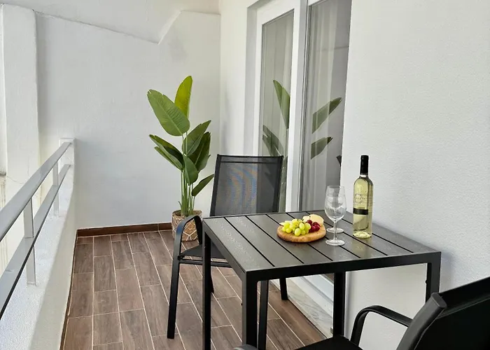 White Downtown Apartamento *