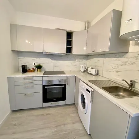 Daire White Downtown *