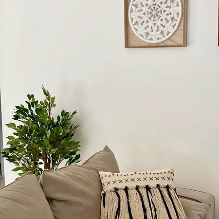 White Downtown Daire