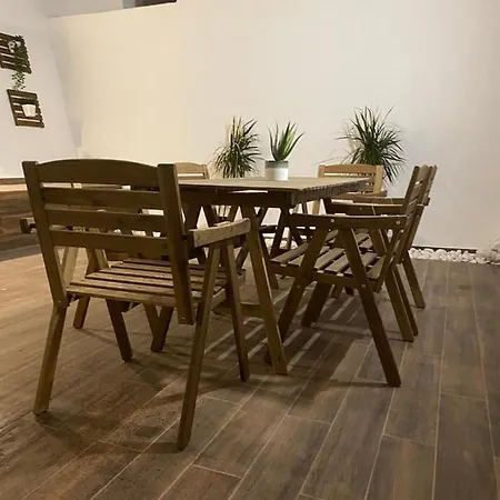 White Downtown Apartman *