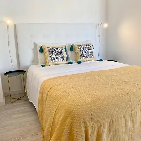 Apartment White Downtown