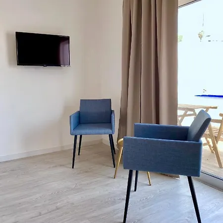 Apartment White Downtown