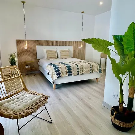 Apartment White Downtown