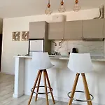 White Downtown Apartman Albufeira