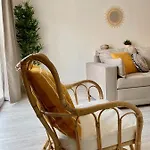 White Downtown Apartman