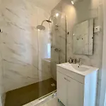 White Downtown Apartman
